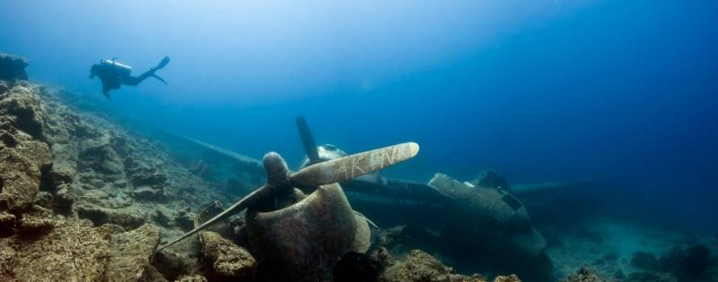 wrecked-underwater-30