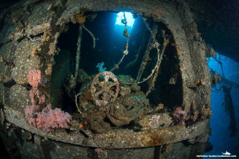 wrecked-underwater-35