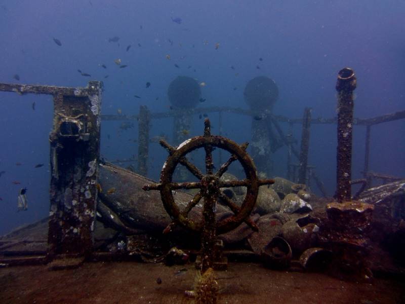 wrecked-underwater-37